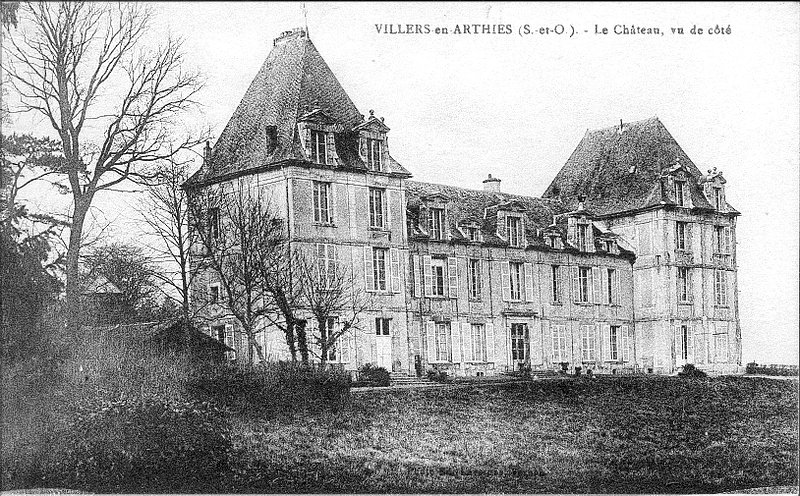 Château.[BROUILLARD]