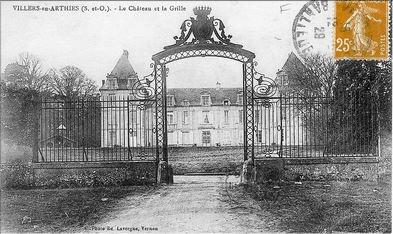 Grille d'Honneur et le Château.1929.[LEFORT]